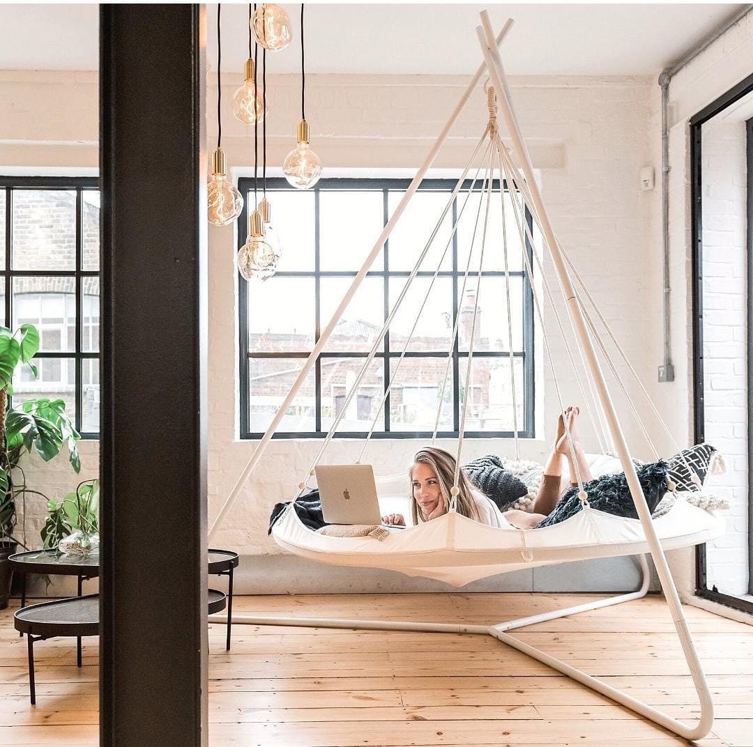 Le lit de jour suspendu CASANA