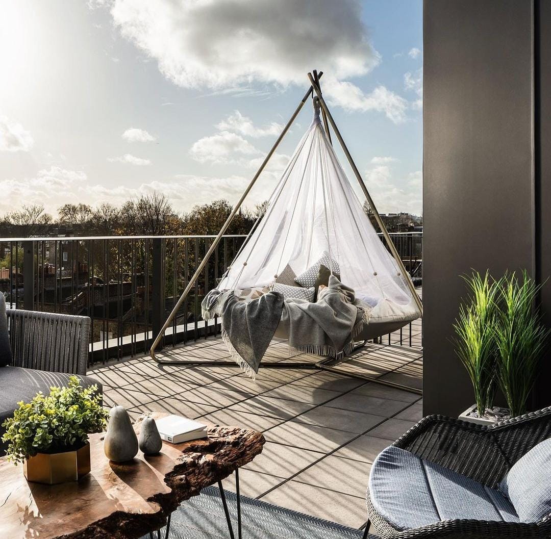 Le lit de jour suspendu CASANA