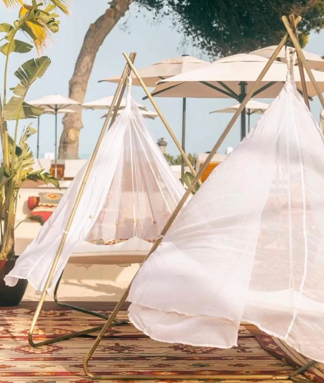 Le lit de jour suspendu CASANA