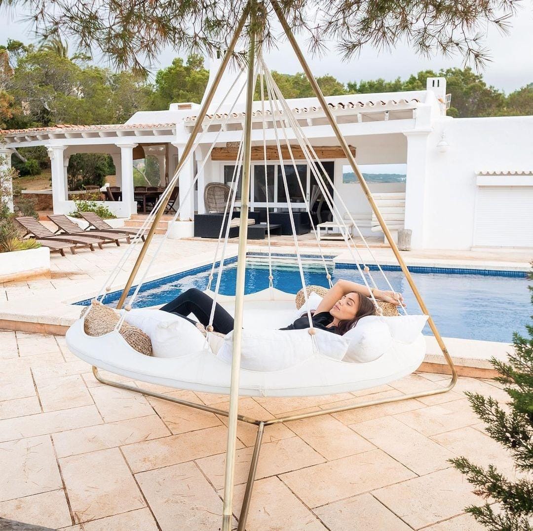 Le lit de jour suspendu CASANA