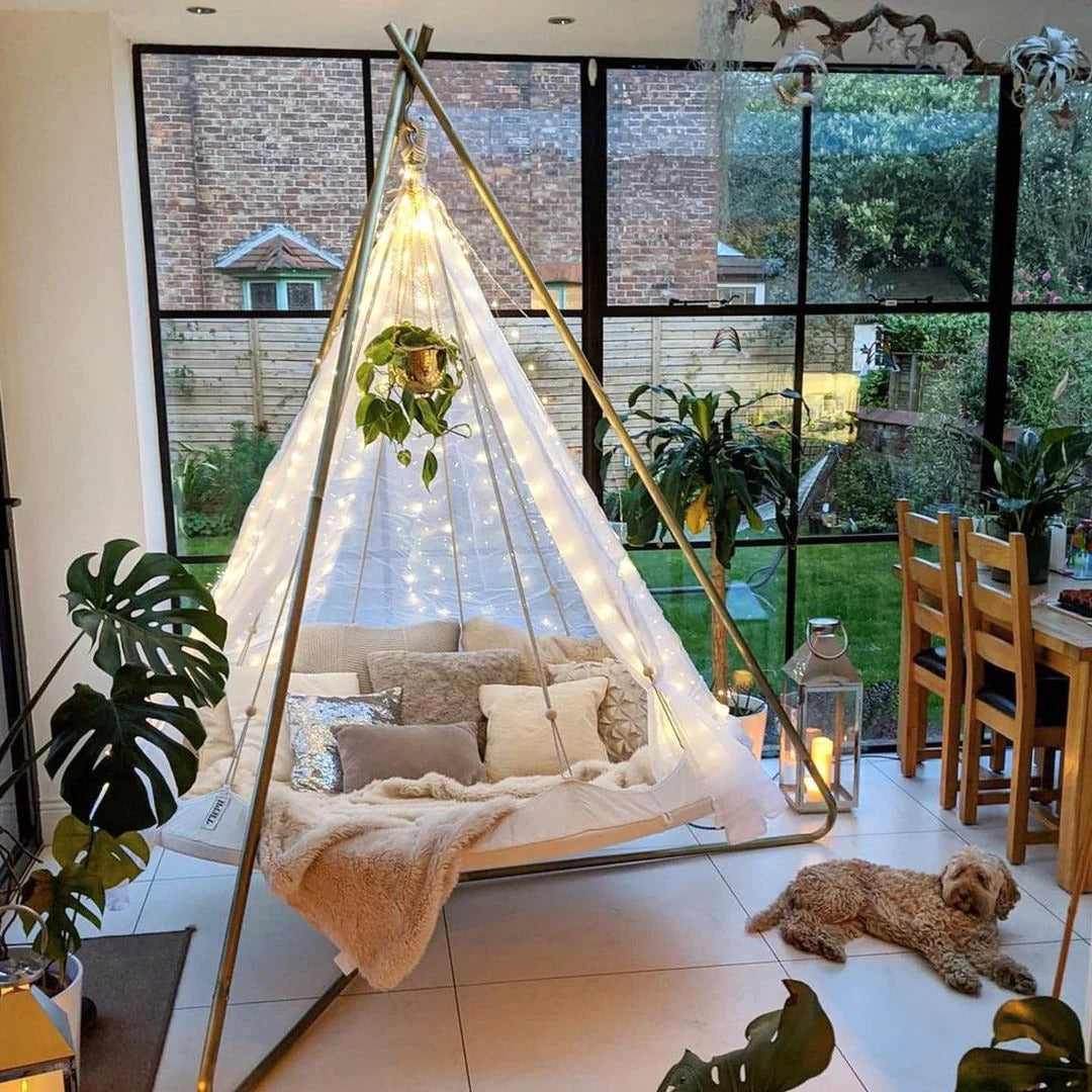 Le lit de jour suspendu CASANA