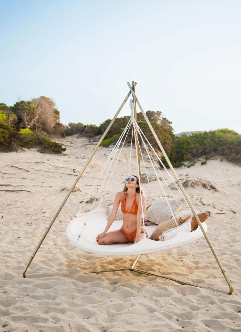 Le lit de jour suspendu CASANA