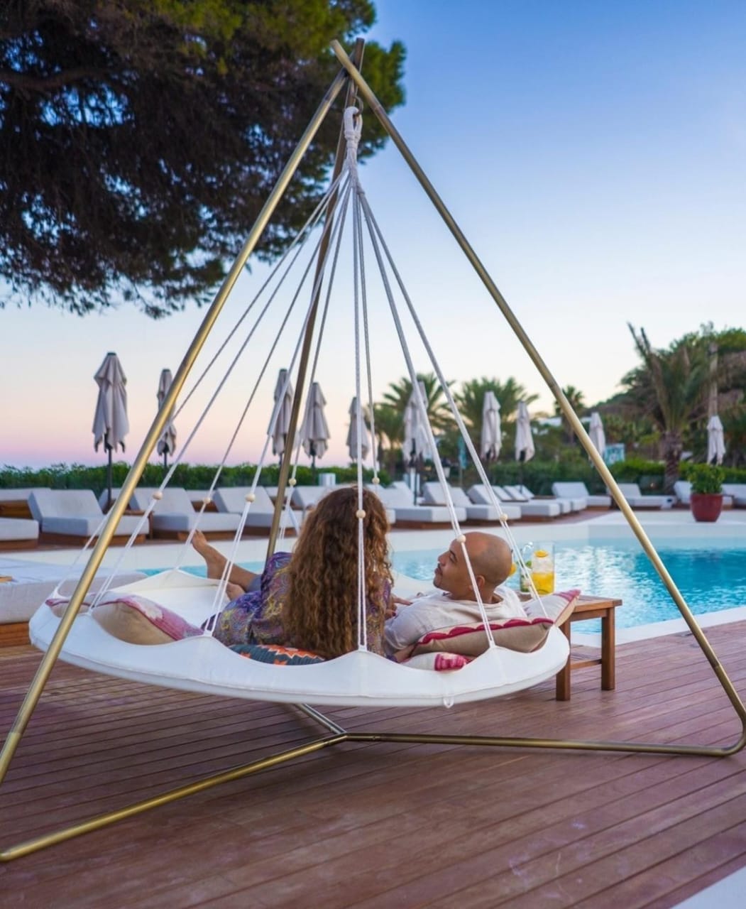 Le lit de jour suspendu CASANA