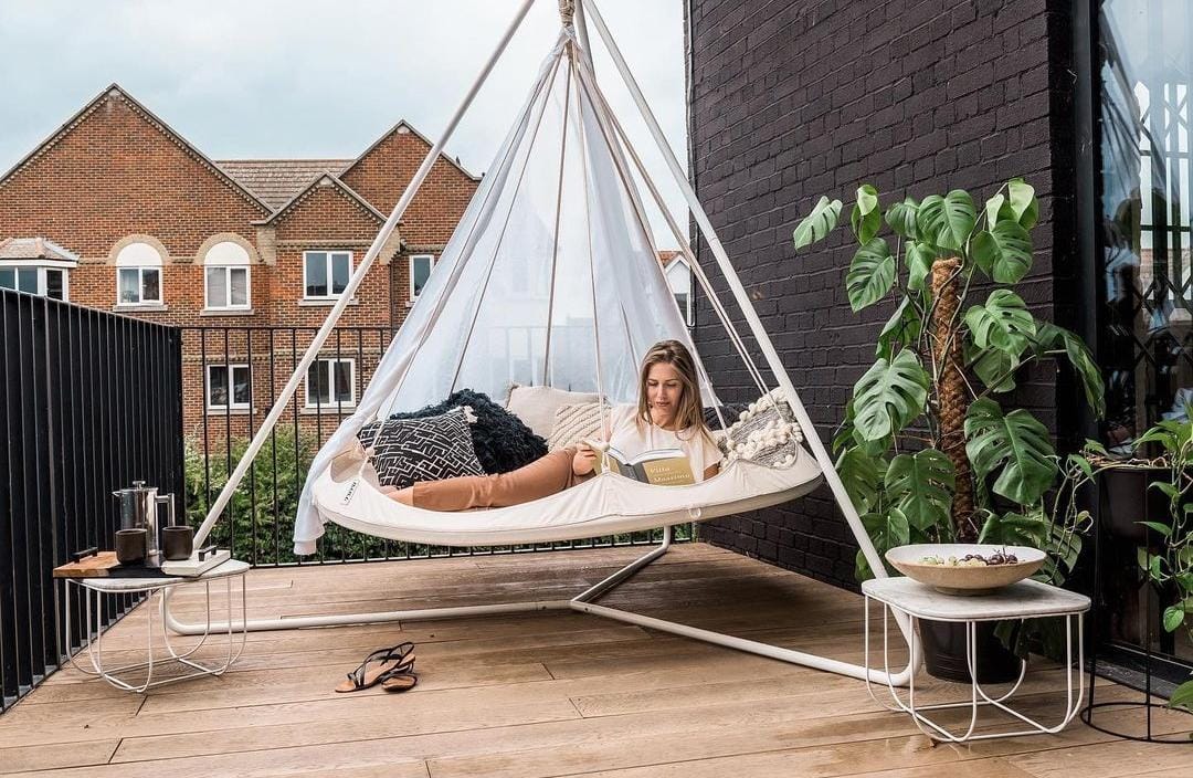 Le lit de jour suspendu CASANA