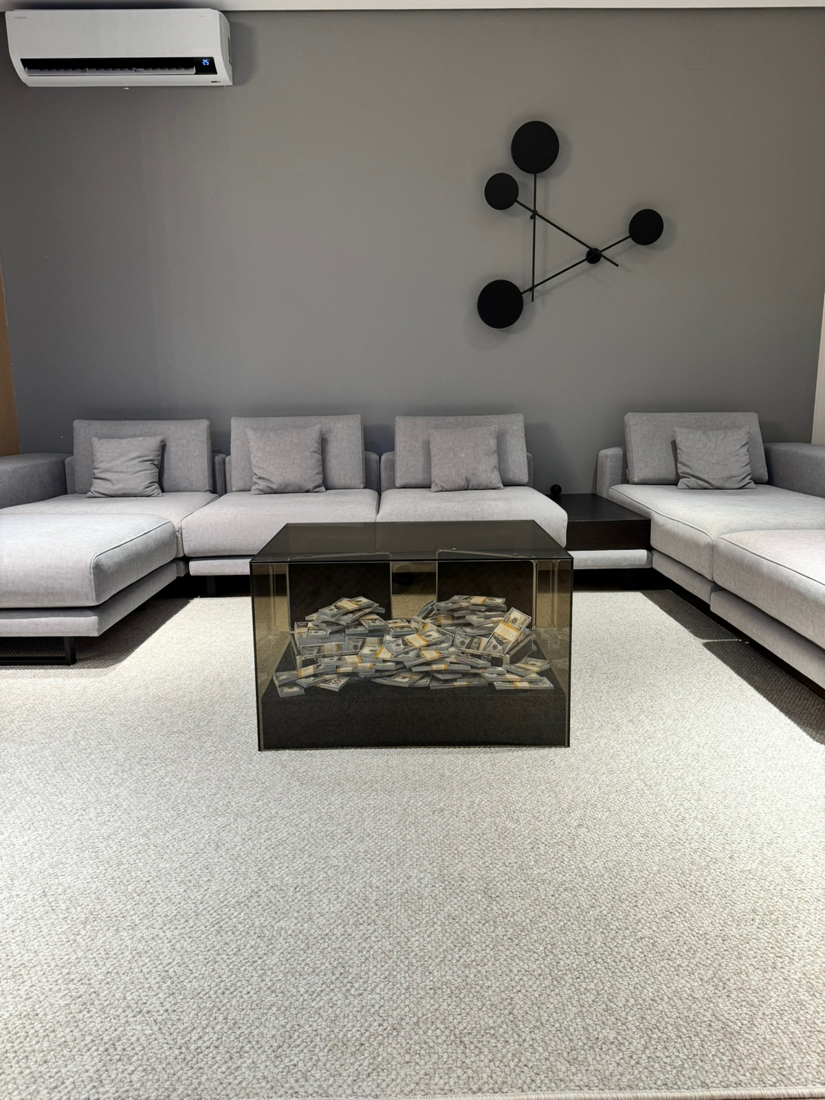 YanMillion Table - La Signature des Millionnaires